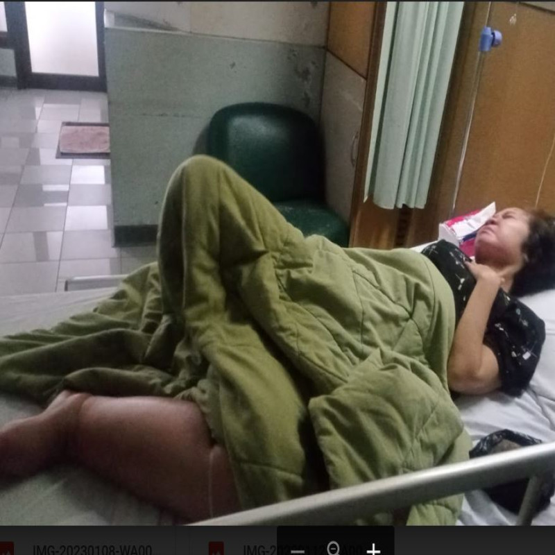 Idap Tumor Ganas Hingga Membengkak, Kaki Bu Yeni Terancam Diamputasi