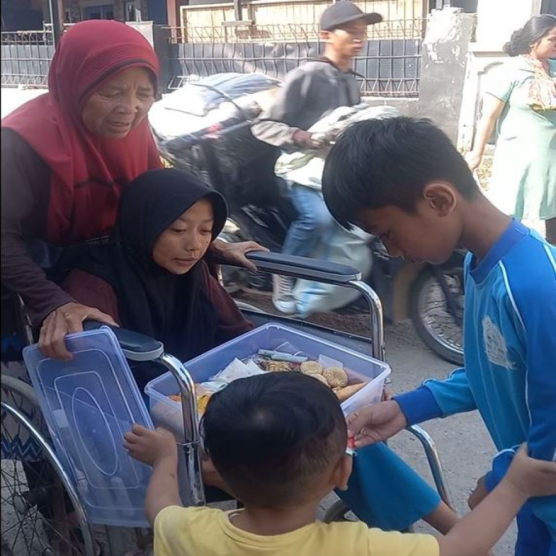 Bantu! Perjuangan Mak Aneh, Demi Bertahan Hidup dan Sembuhkan Anak dan Cucu