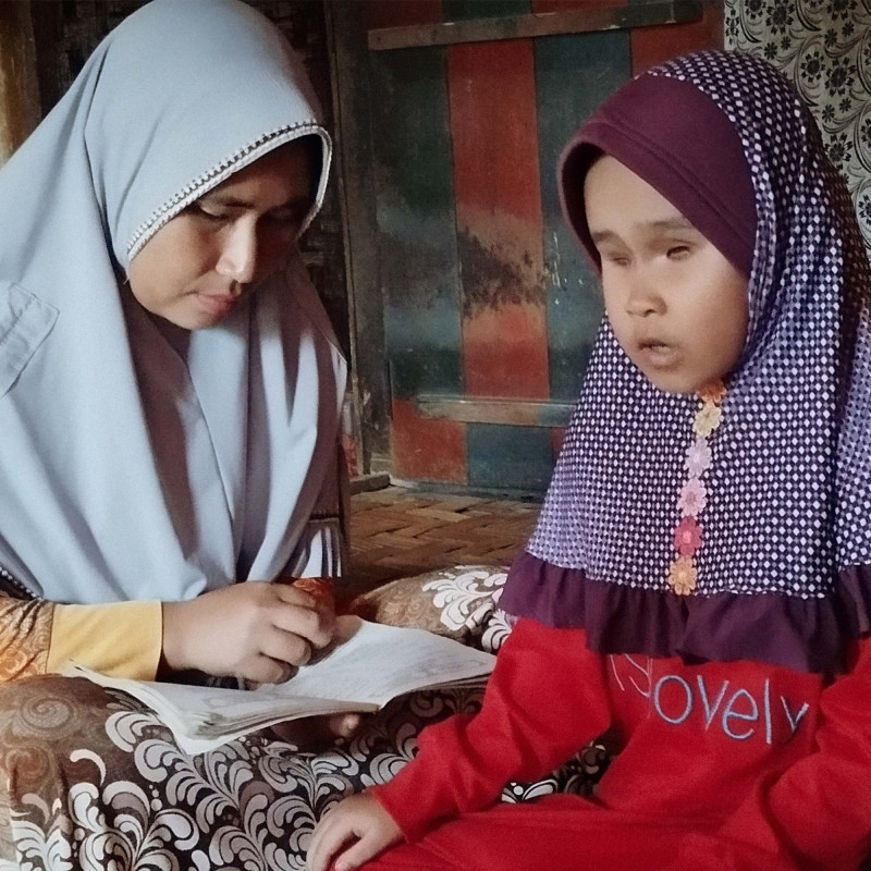 Beri Pendidikan tuk Nuryanti Anak Tunanetra Dhuafa