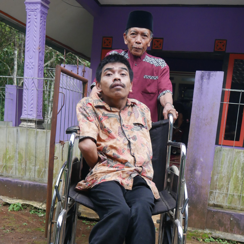 MELALUI JARI KAKI, GURU DIFABEL AJARKAN 29 RIBU MURIDNYA BAHASA INGGRIS