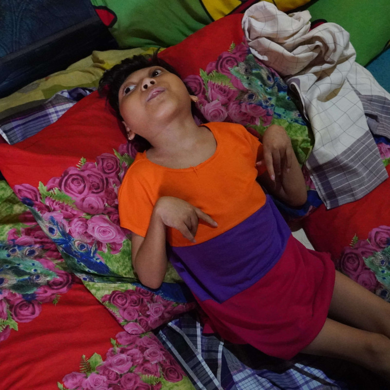 Tubuh Kaku Bertahun-Tahun, Bantu Adik Hana Sembuh Dari Epilepsi