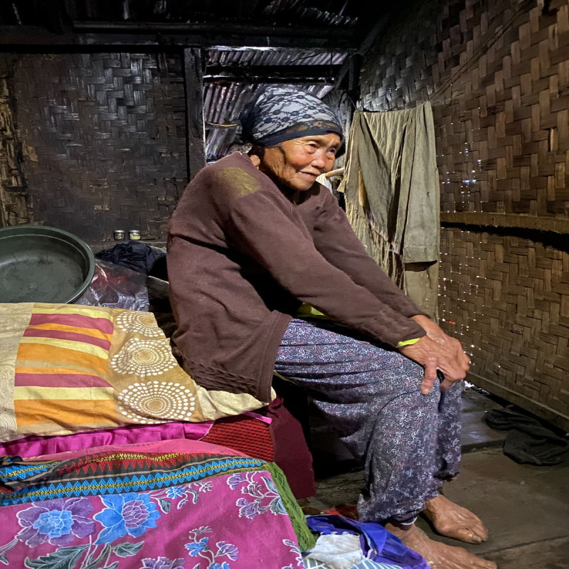 Buruh Lansia Petik Berjuang Hidup dan Ibu Tak Bisa Berjalan