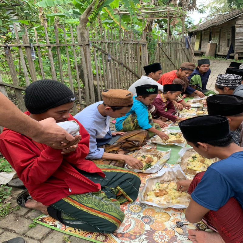 Senasib - Sedekah Nasi Bungkus