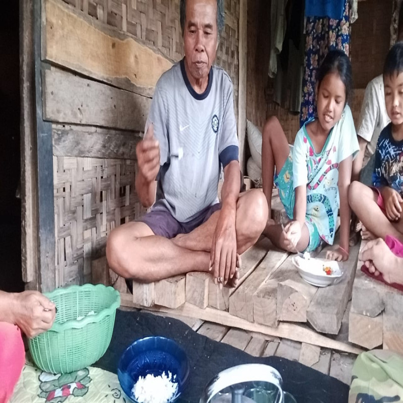Bantu Yatim Bisa Sekolah