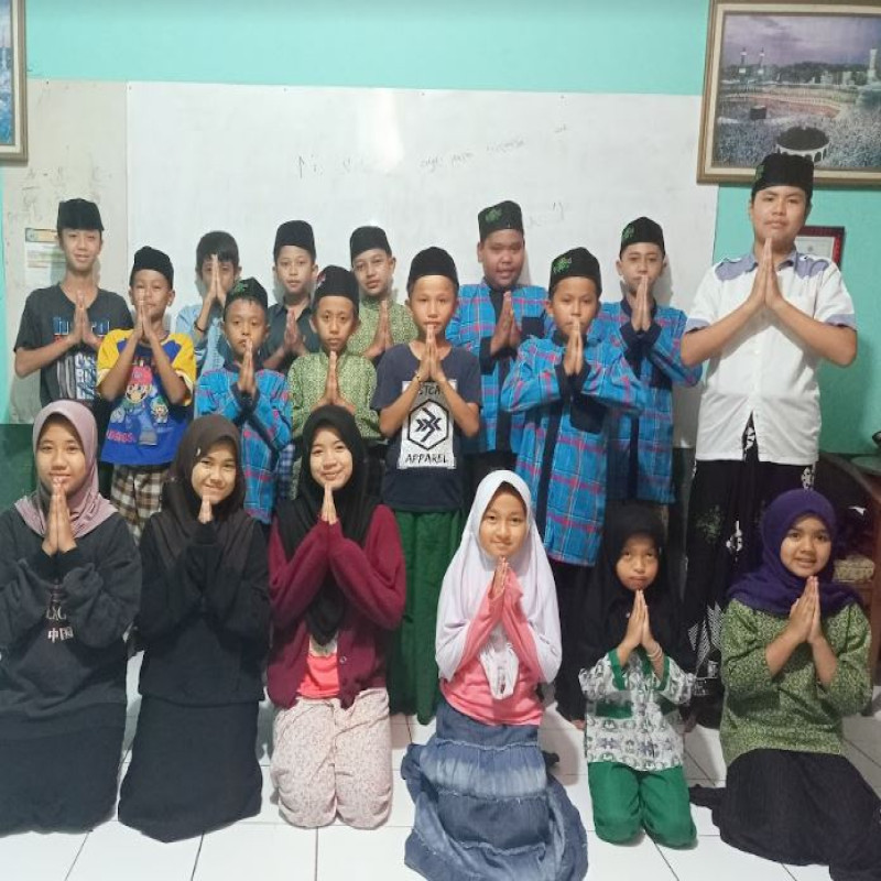1000 Paket Baju Lebaran Untuk Yatim dan Dhuafa